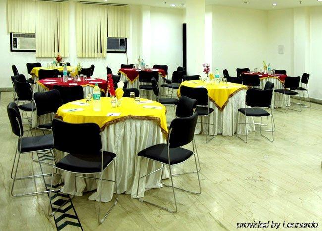 Hotel Shanti Palace West Nova Deli Restaurante foto
