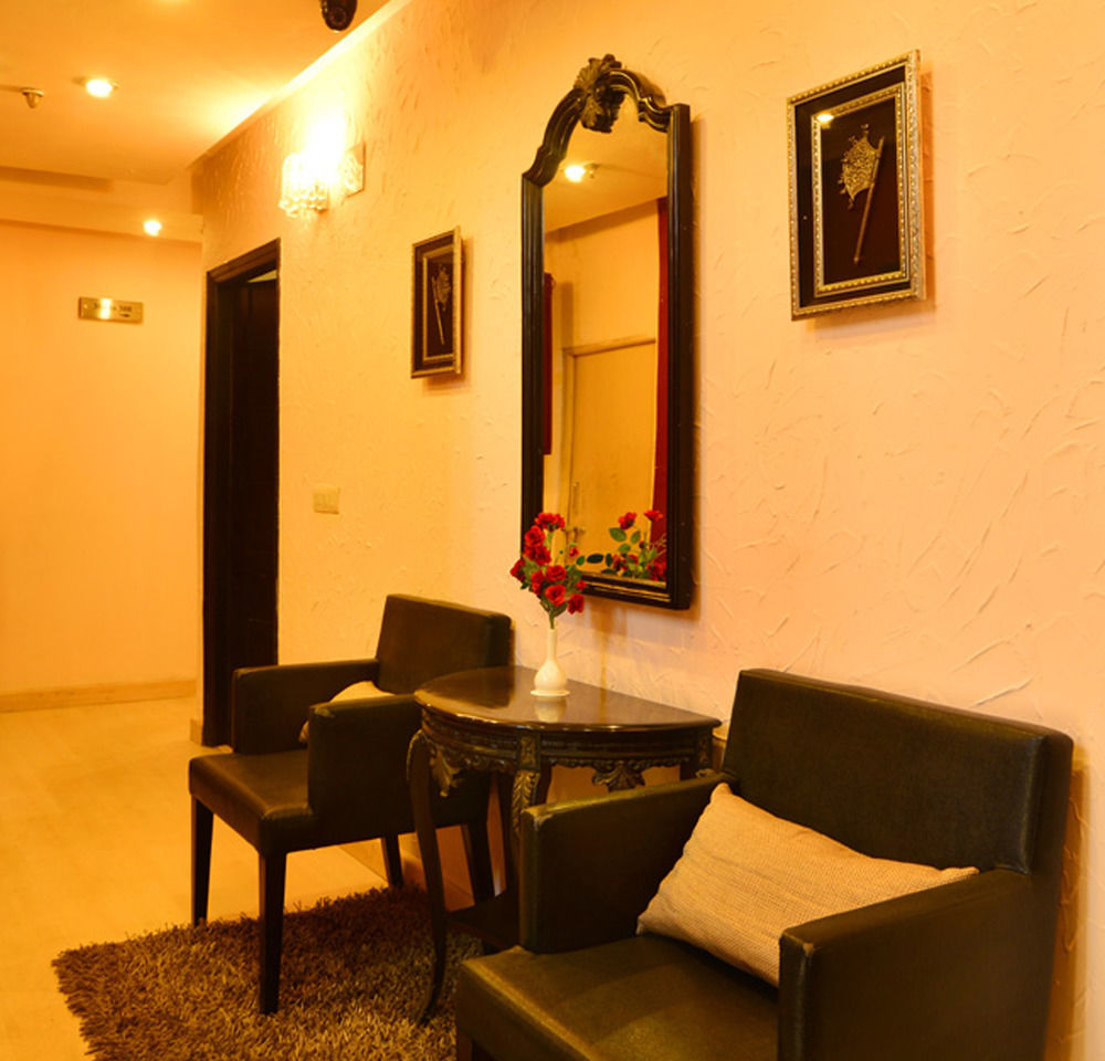 Hotel Shanti Palace West Nova Deli Exterior foto